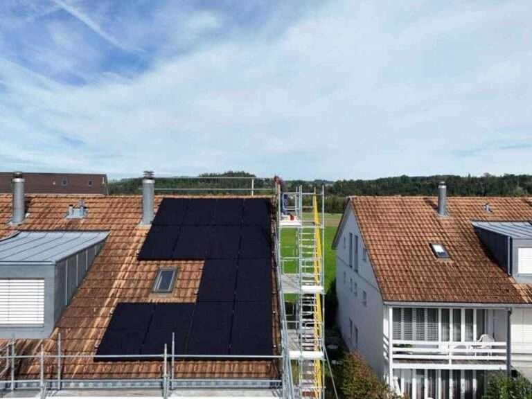 Solardach Installation